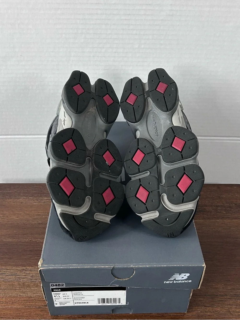 New Balance 9060 Black Castlerock Grey M4.5/W6 U9060BLK